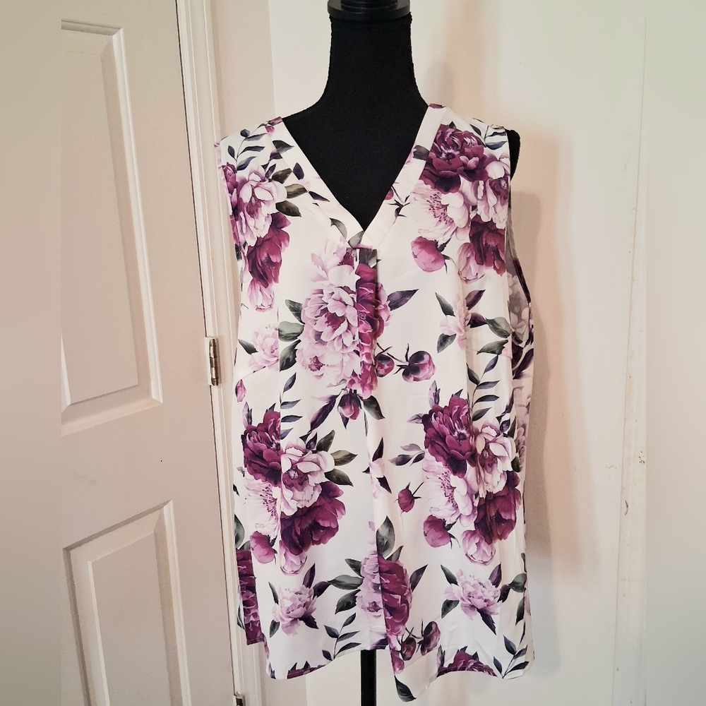Floral Sleeveless V-Neck Top